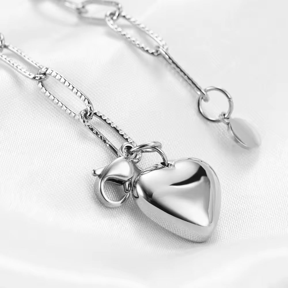 BRAZALETE MINIMALISTA DIJE CORAZÓN SOLIDO PERSONALIZABLE