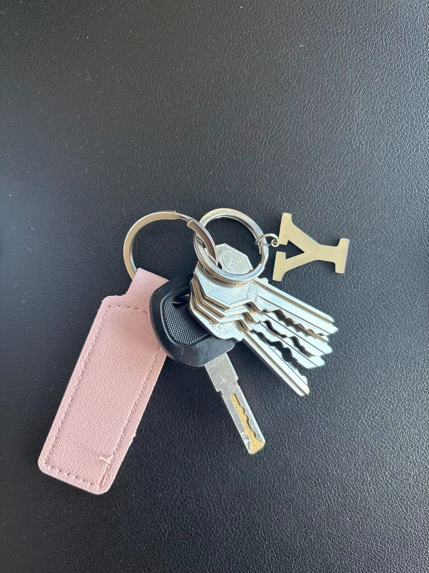 LLAVEROS EN LEATHER PERSONALIZADOS