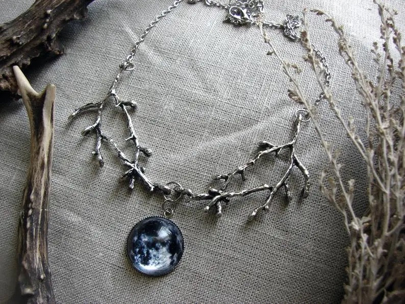 COLLAR ÁRBOL LUNAR BRILLA EN LA OSCURIDAD GRANDES