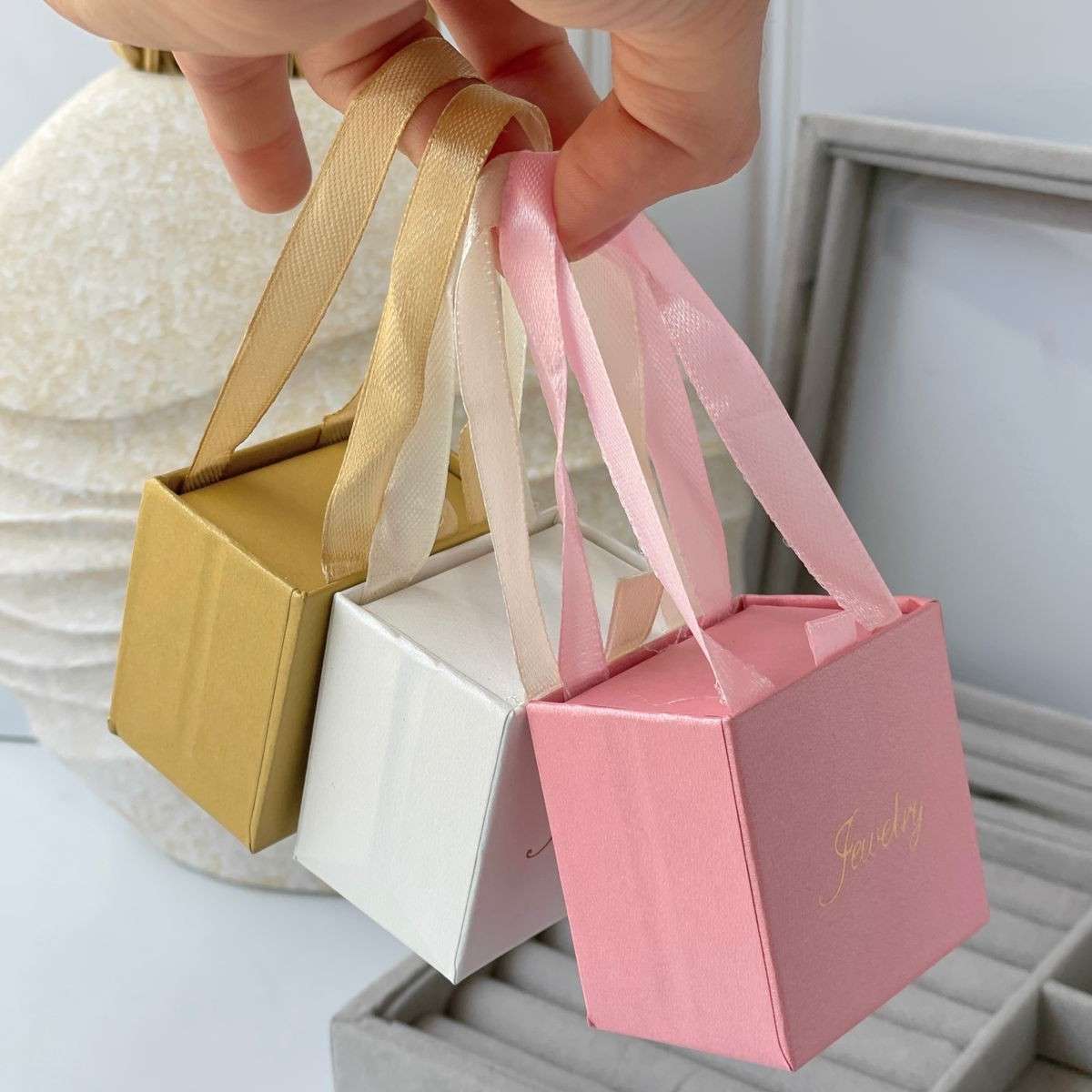 CAJA DE REGALO TIPO BOLSA ELEGANTE PEQUEÑA