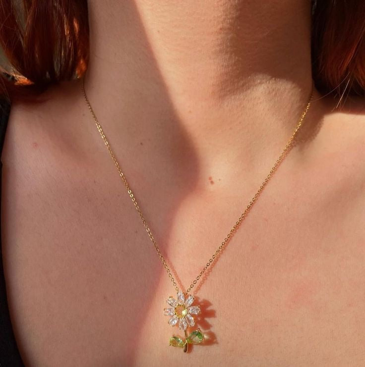 COLLAR FLOR FEMENINA  MINIMALISTA ELEGANTE
