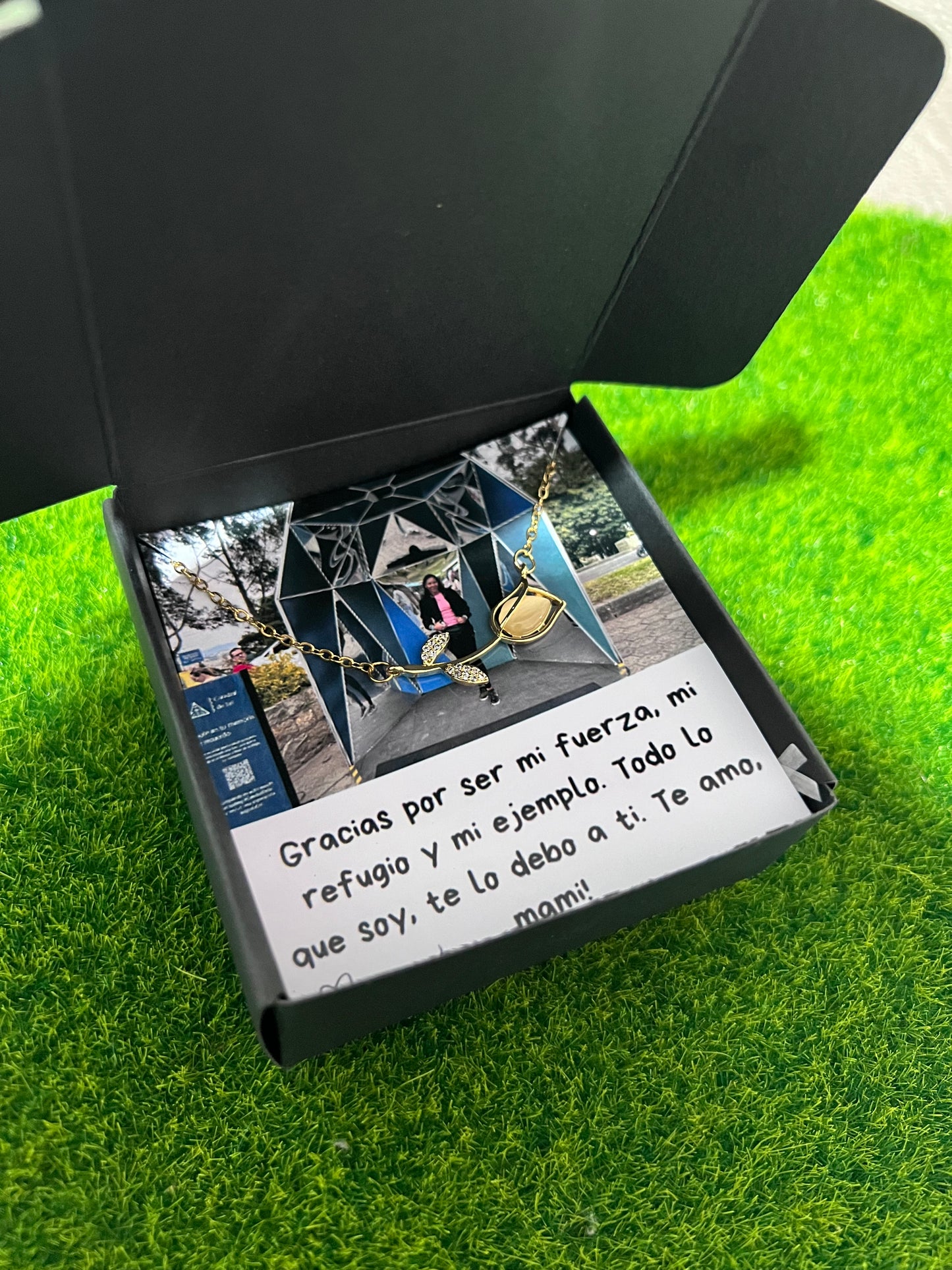 CAJA DE REGALO PERSONALIZADA