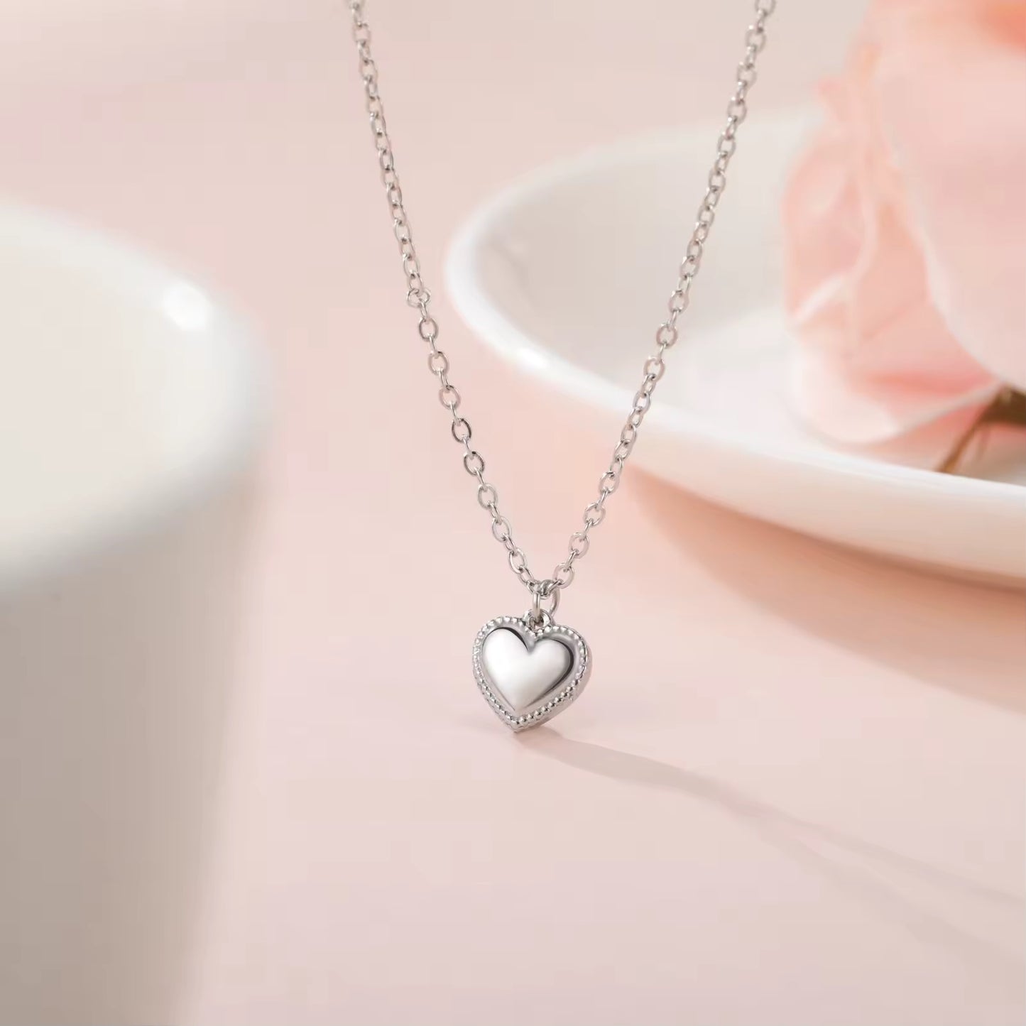 COLLAR LITTLE HEART SÓLIDO MINIMALISTA