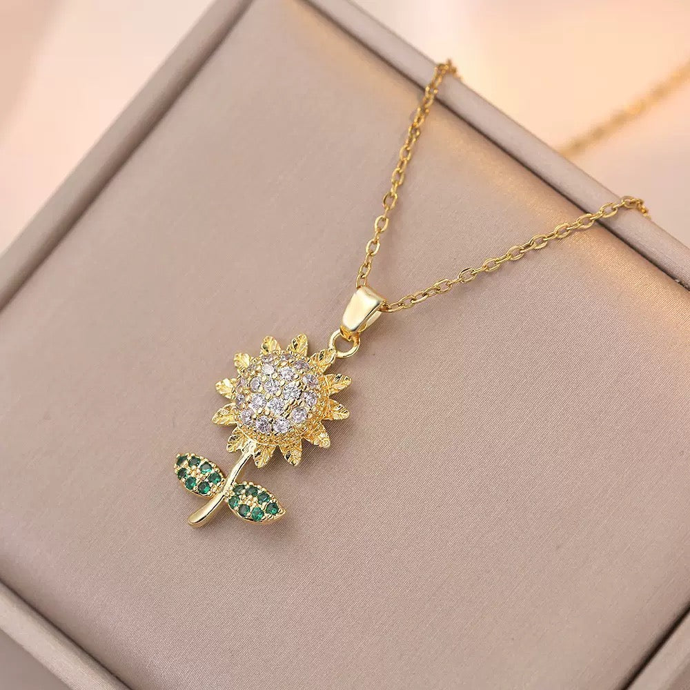 COLLAR FLOR GIRASOL CRISTALES INCRUSTADOS MINIMALISTA