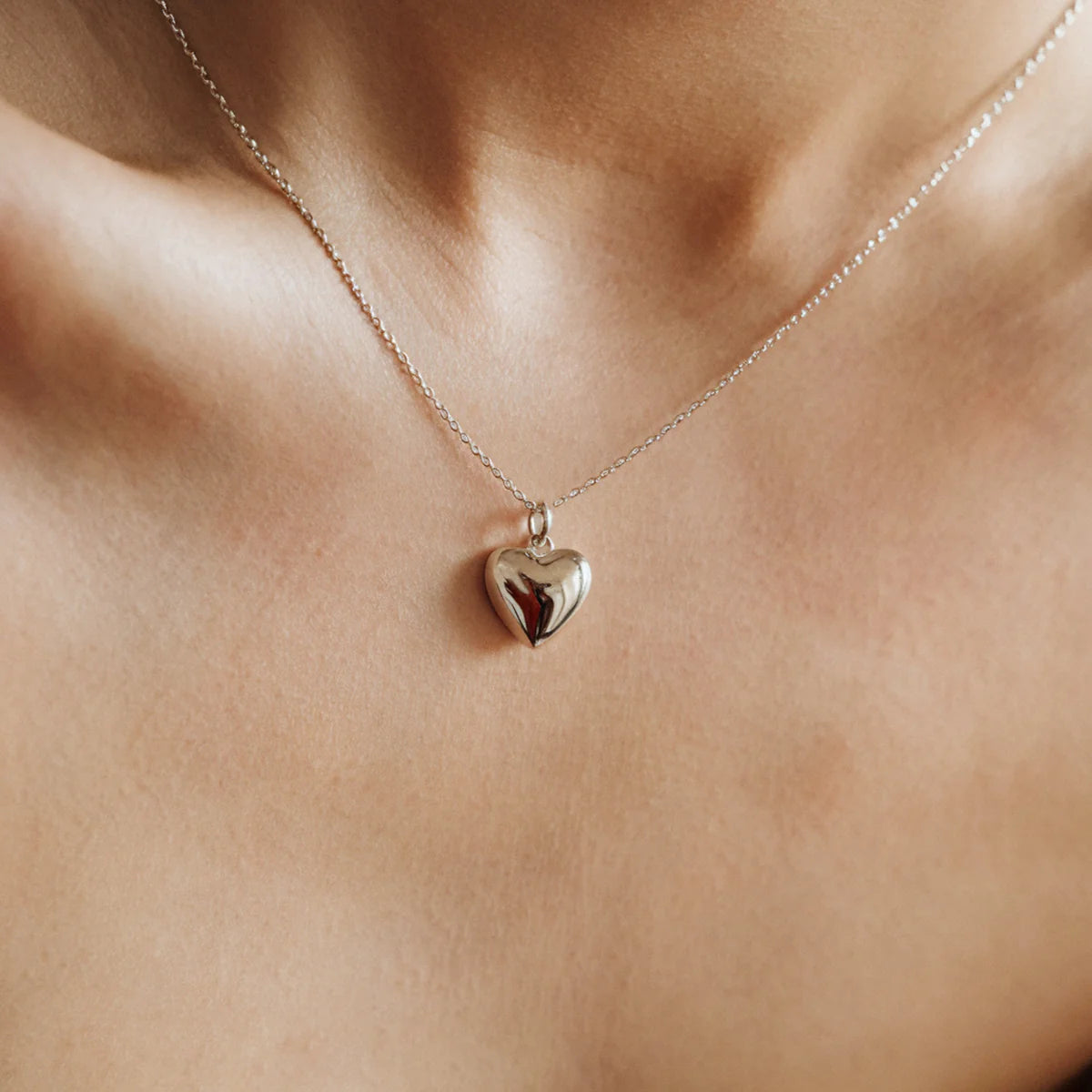 COLLAR LITTLE HEART SÓLIDO MINIMALISTA