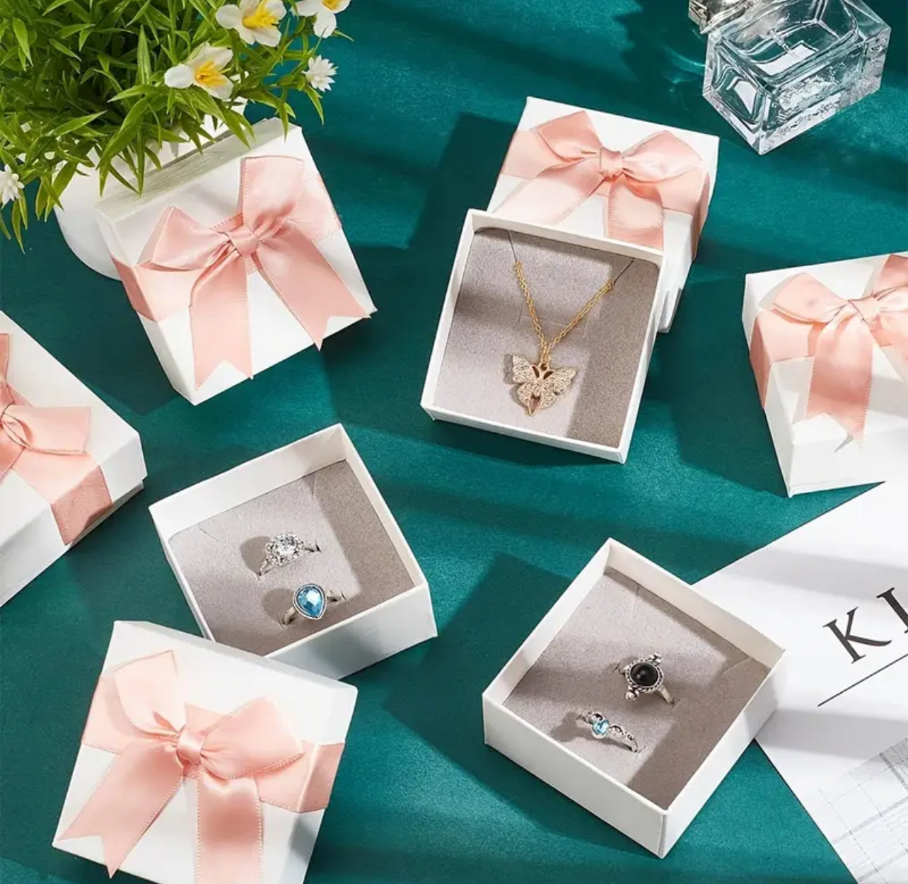 CAJA DE REGALO MEDIANAS CON LASOS