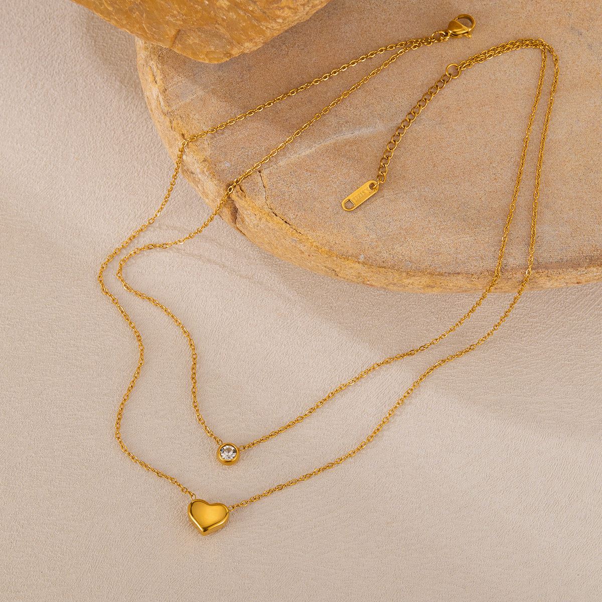 COLLAR DOBLE CAPA CORAZON SOLIDO & CRISTAL MINIMALISTA