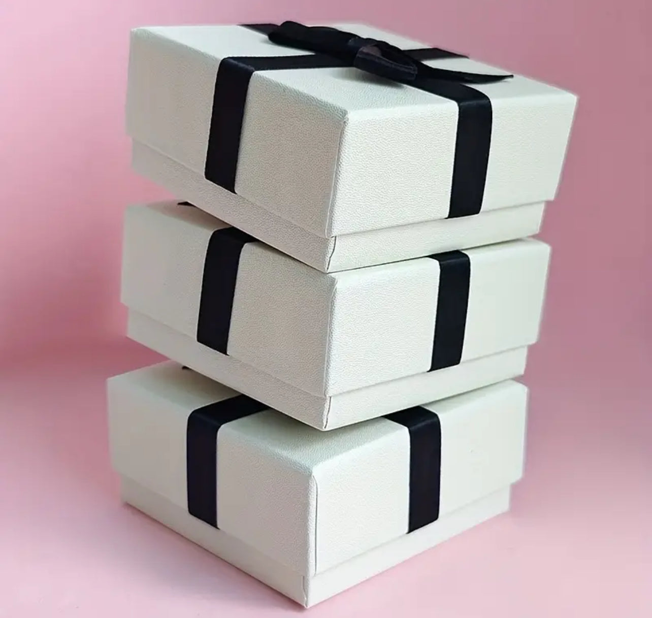 CAJA DE REGALO MEDIANAS CON LASOS