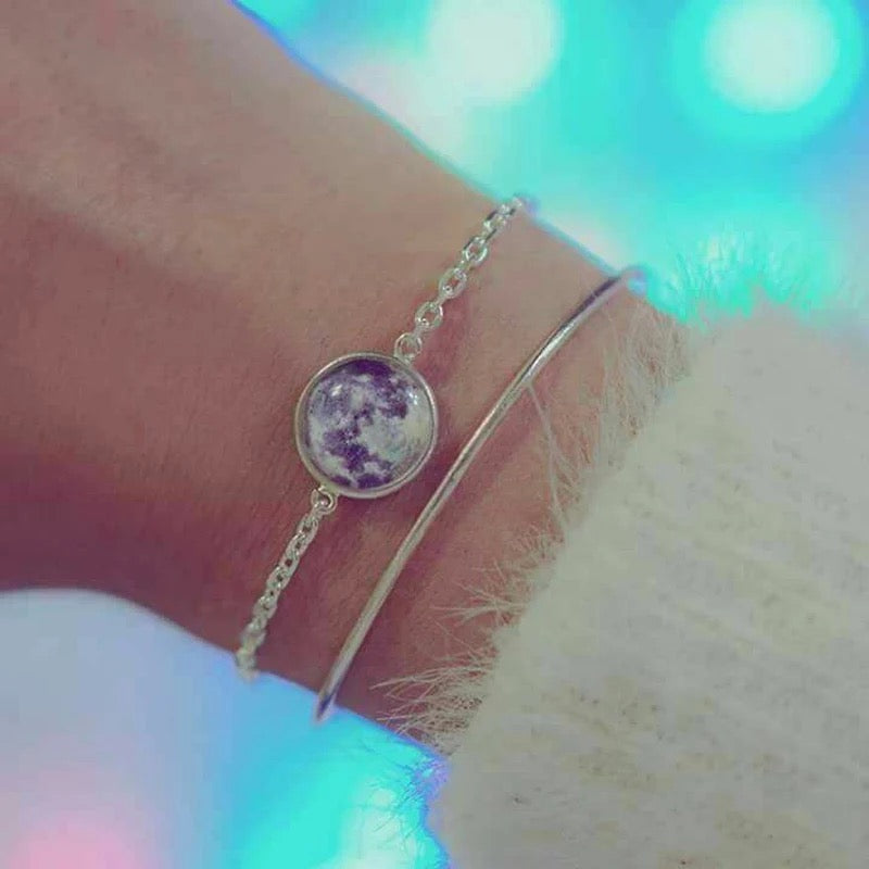 BRAZALETE LUNA LLENA MINIMALISTA EN LA OSCURIDAD