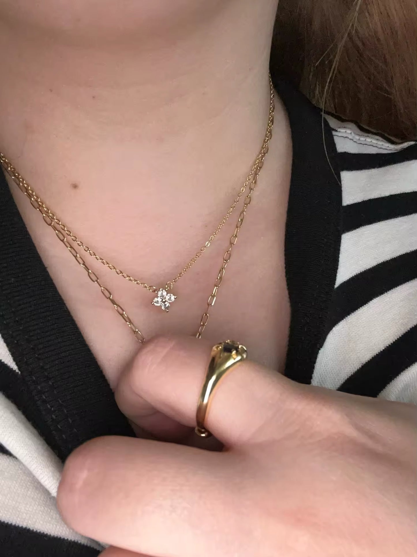 CADENA CORTA TIPO CHOCKER DELICADA CRISTAL TRÉBOL MINIMALISTA