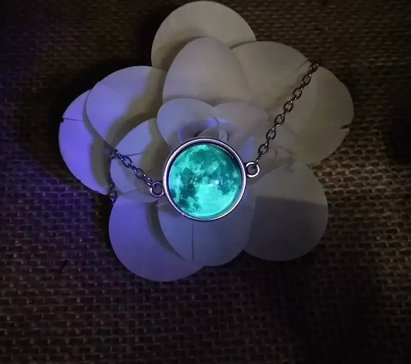 BRAZALETE LUNA LLENA MINIMALISTA EN LA OSCURIDAD