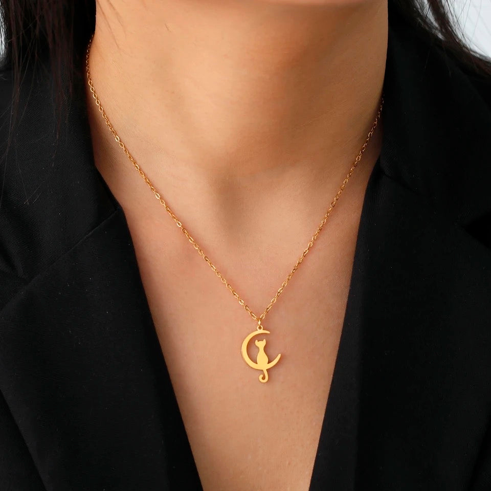 COLLAR MINIMALISTA GATO LUNAR
