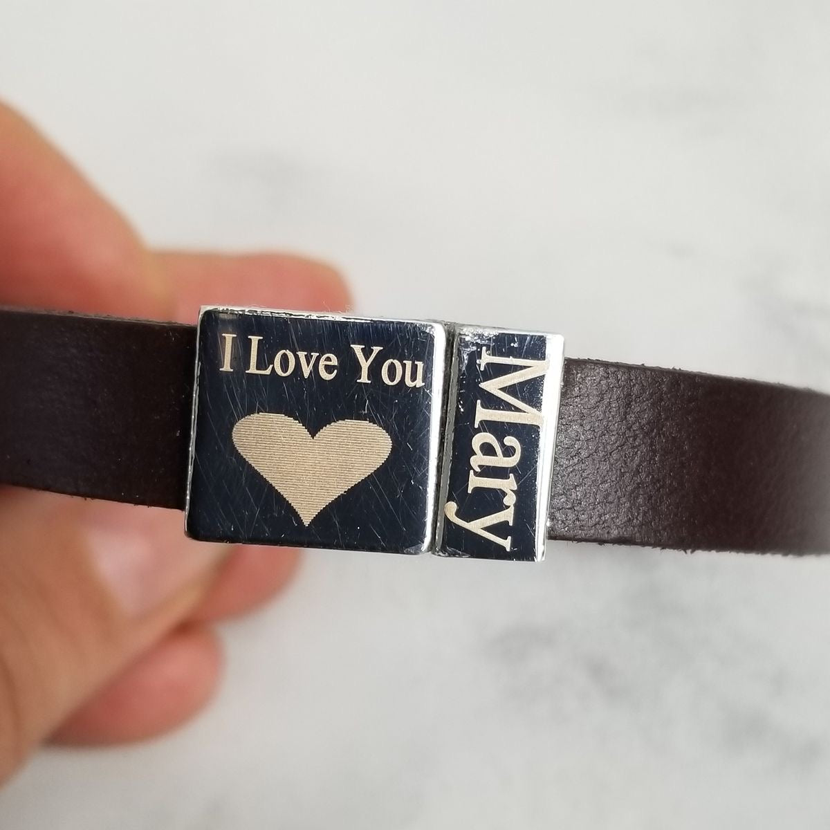 BRAZALETE CORREA DE CUERO LEATHER VARIAS PLACAS PERSONALIZABLES