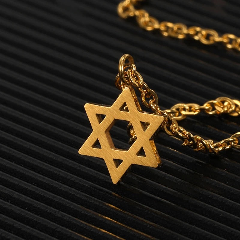COLLAR ESTRELLA DE DAVID PEQUEÑA MINIMALISTA