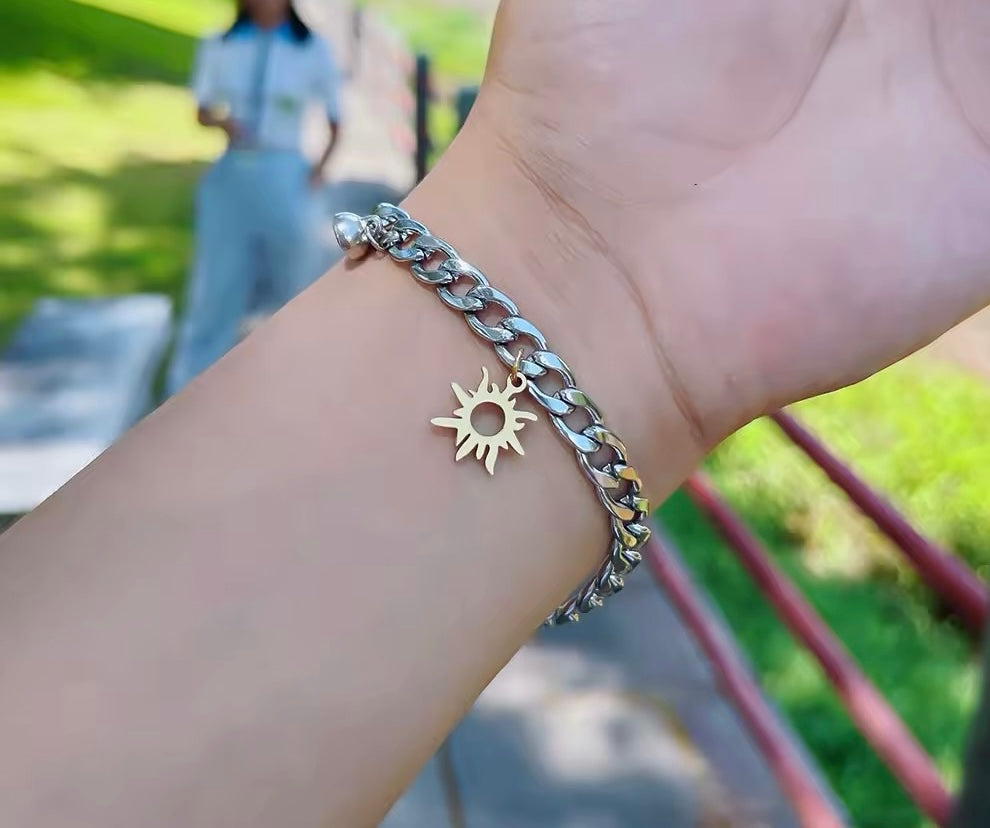 BRAZALETES CADENA CUBANA SOL Y LUNA MINIMALISTAS