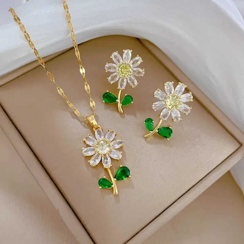 COLLAR FLOR FEMENINA MINIMALISTA ELEGANTE