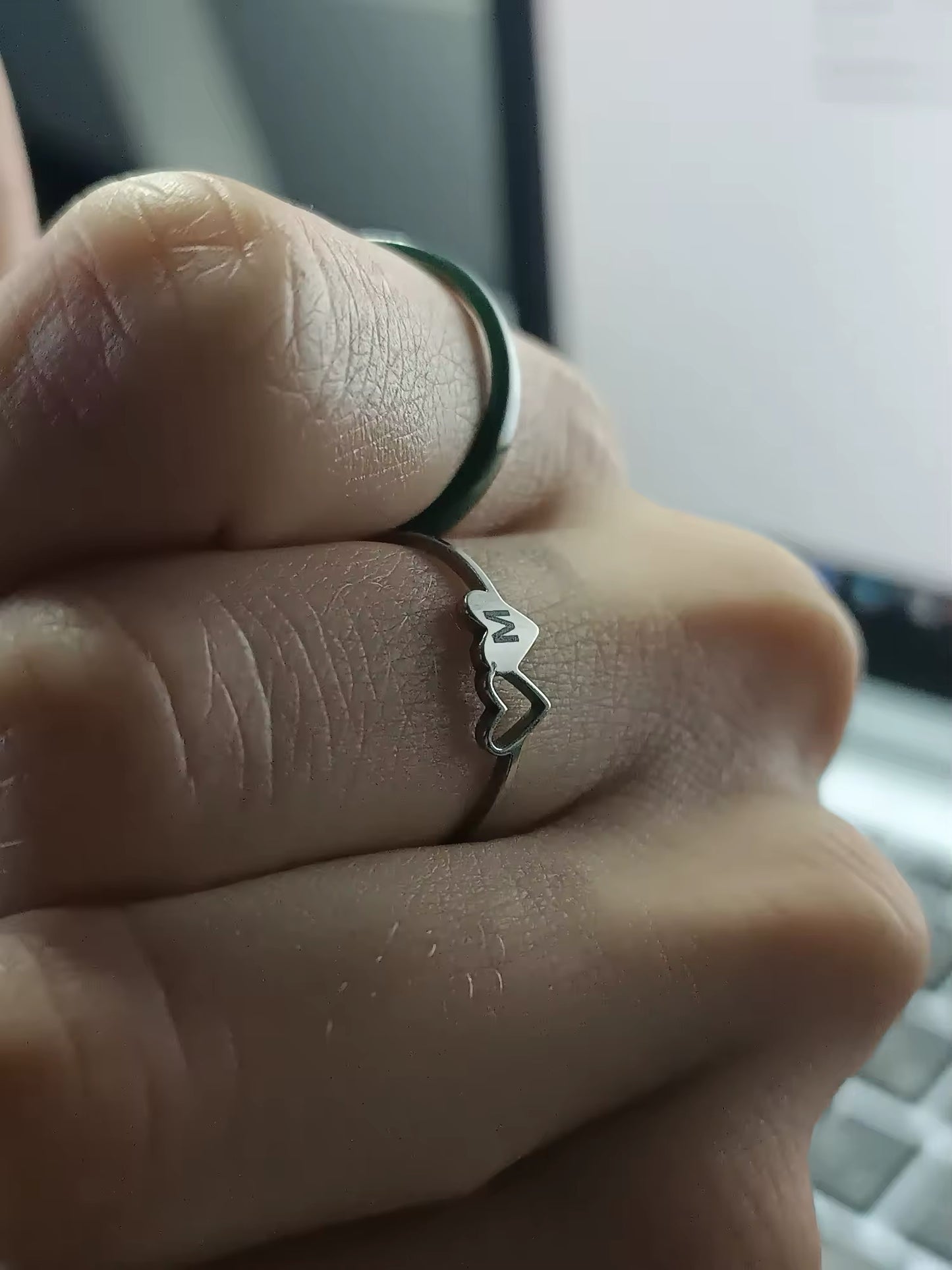 ANILLO CORAZONES MINIMALISTAS PERSONALIZADO INICIAL