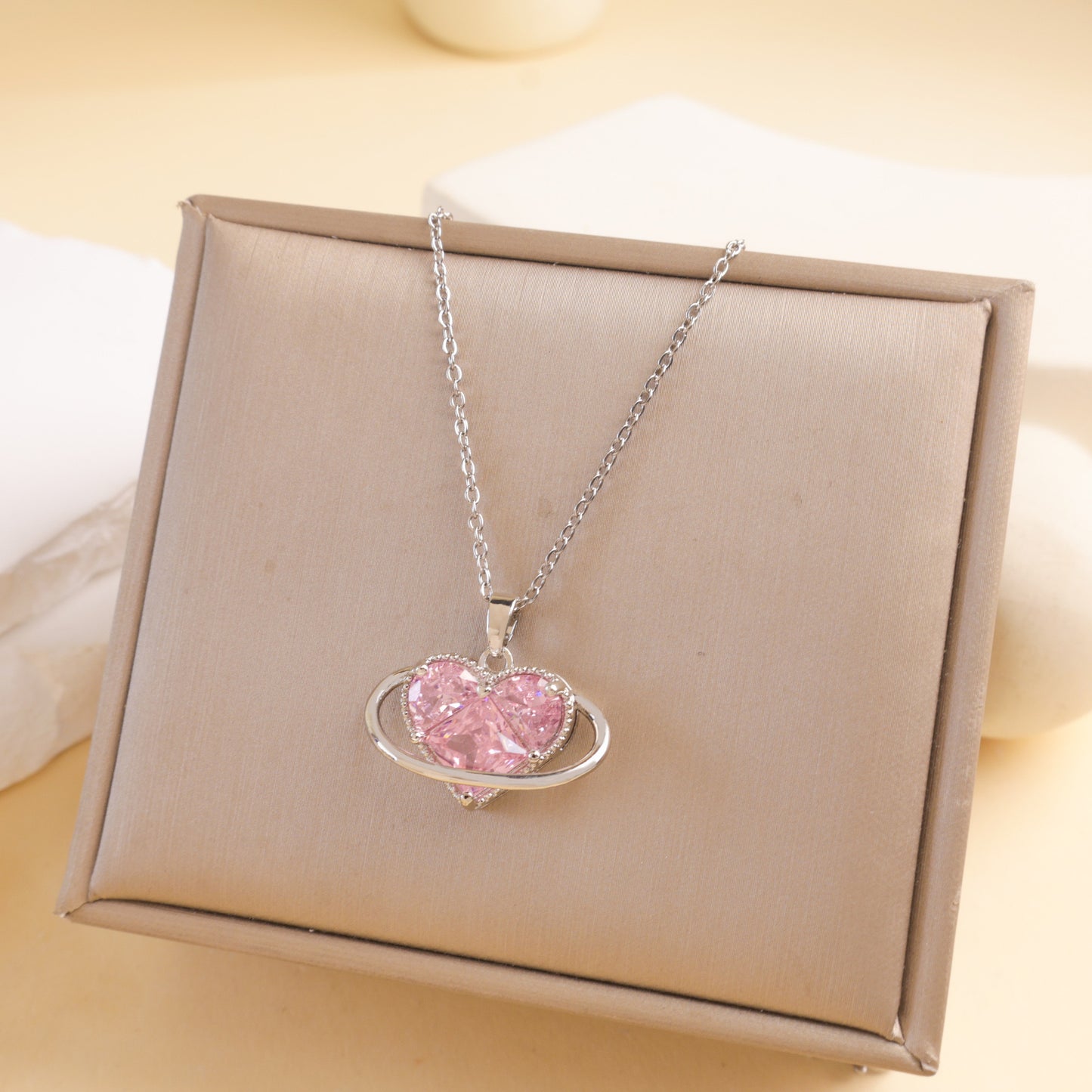 COLLAR CORAZON SATURNO ELEGANTE CRISTAL  DE CIRCONIA