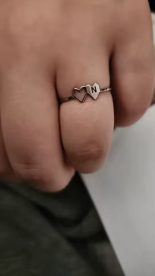 ANILLO CORAZONES MINIMALISTAS PERSONALIZADO INICIAL