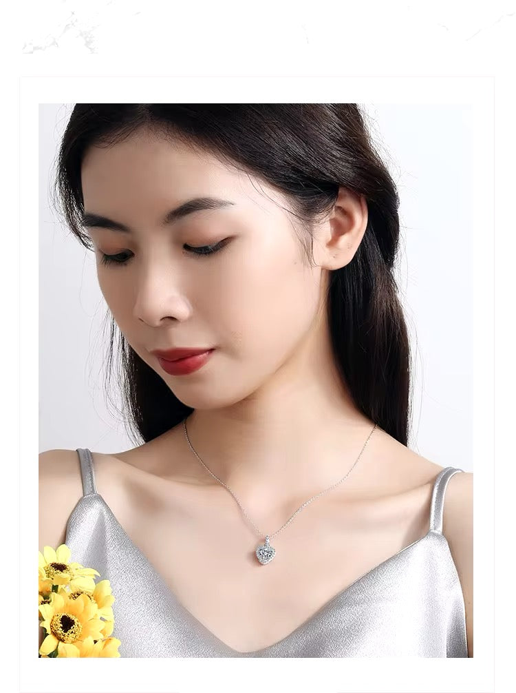COLLAR FEMENINO CRISTALES DE ZIRCONIA MINIMALISTA
