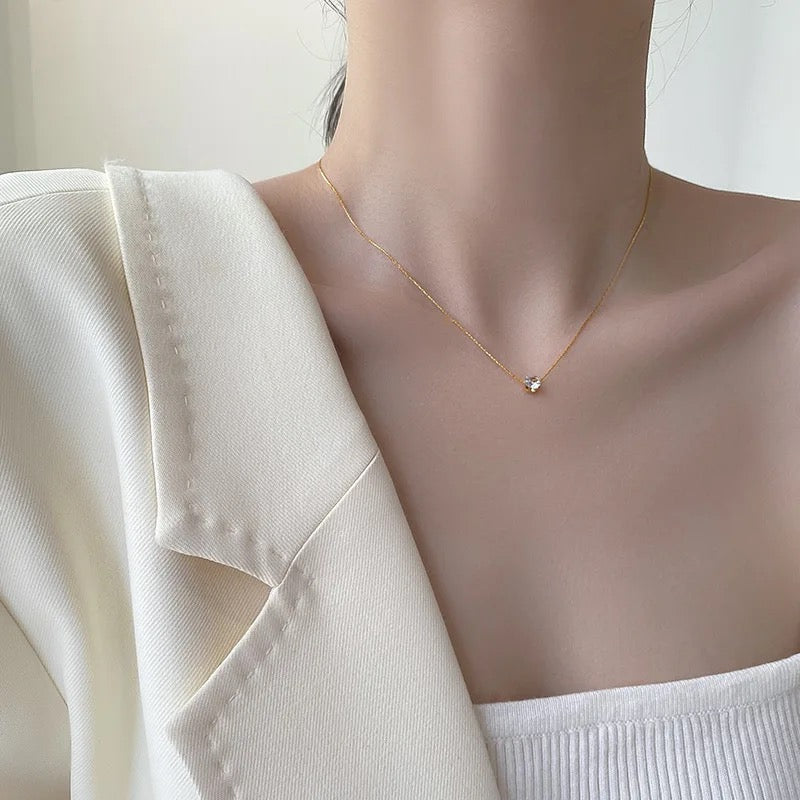 COLLAR GARGANTILLA MINIMALISTA ELEGANTE