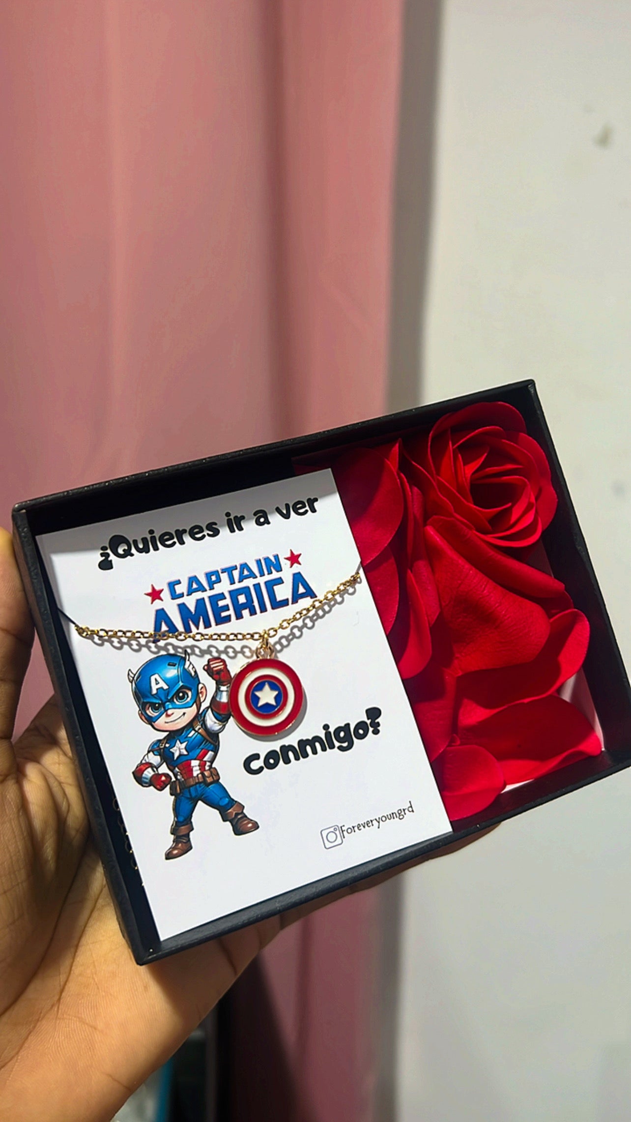COLLAR CAPITÁN AMERICA MARVEL  UNISEX MINIMALISTA