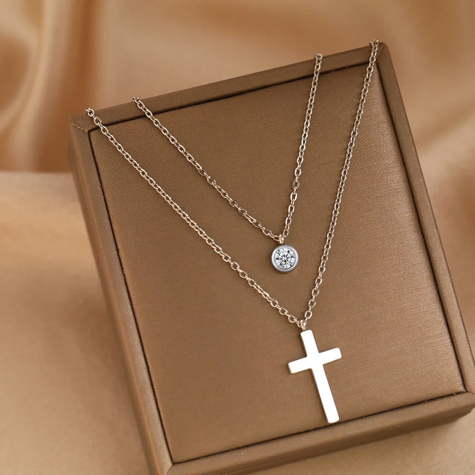 COLLAR DOBLE CAPA CRISTAL MINIMALISTA Y CRUZ