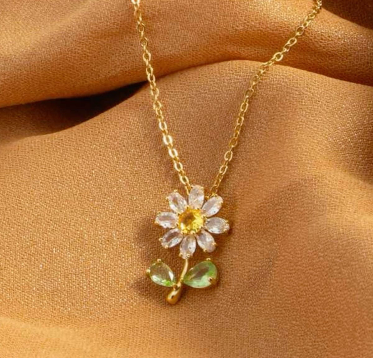 COLLAR FLOR FEMENINA  MINIMALISTA ELEGANTE