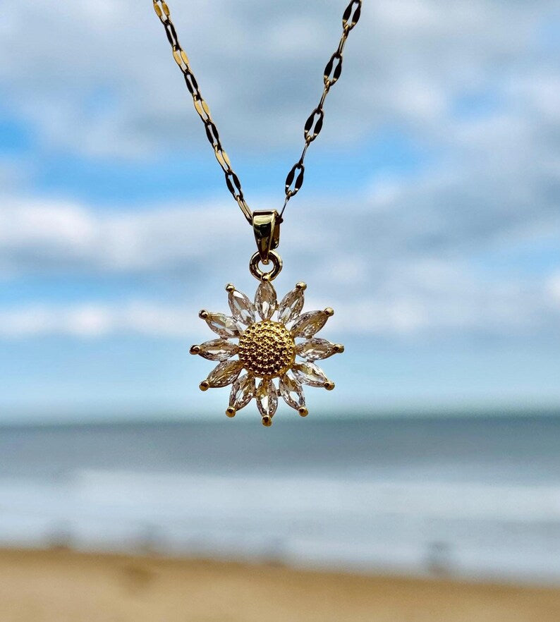 COLLAR FLOR GIRASOL CRISTALES MINIMALISTA ELEGANTE