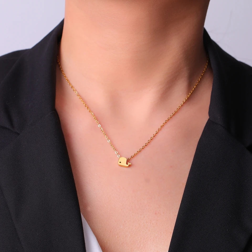 COLLAR DIJE BALLENA MINIMALISTA