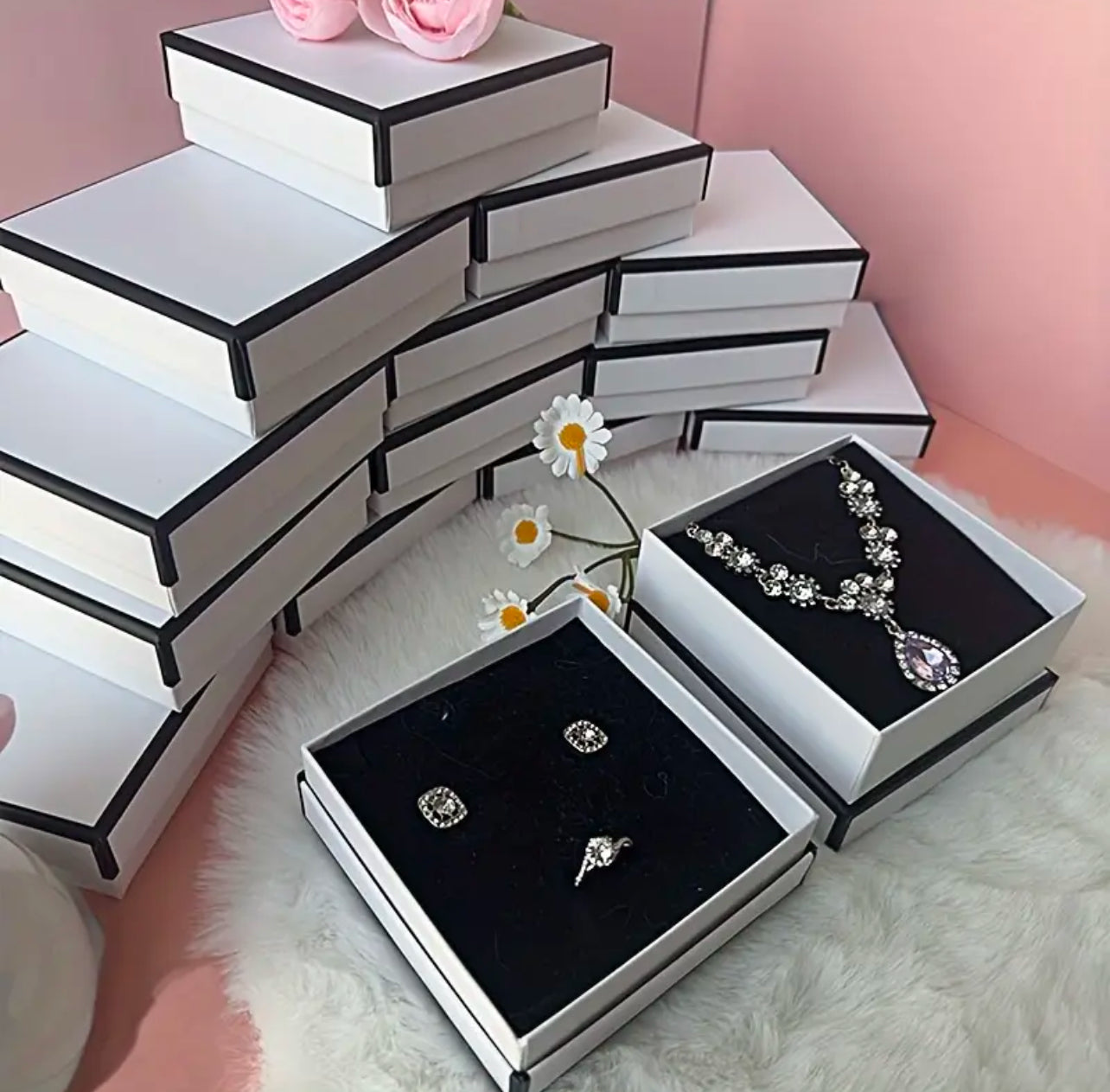 CAJAS DE REGALO ELEGANTES MEDIANAS