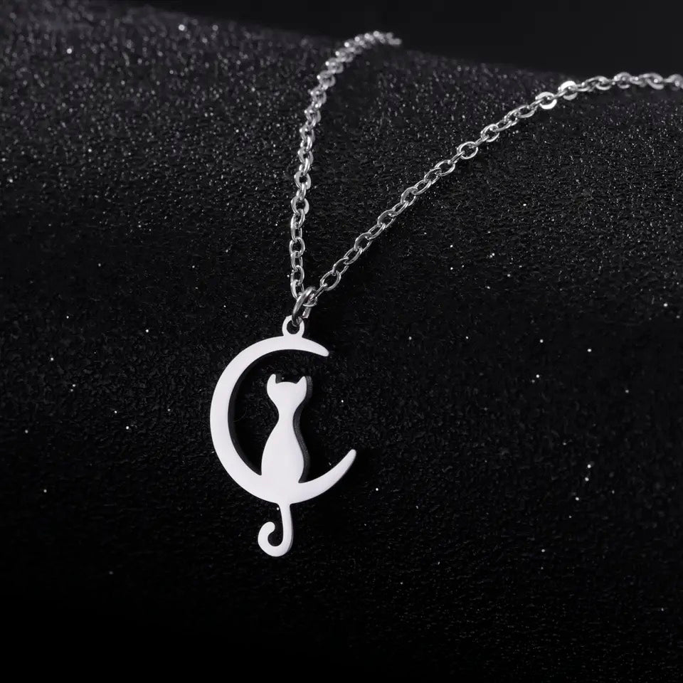 COLLAR MINIMALISTA GATO LUNAR