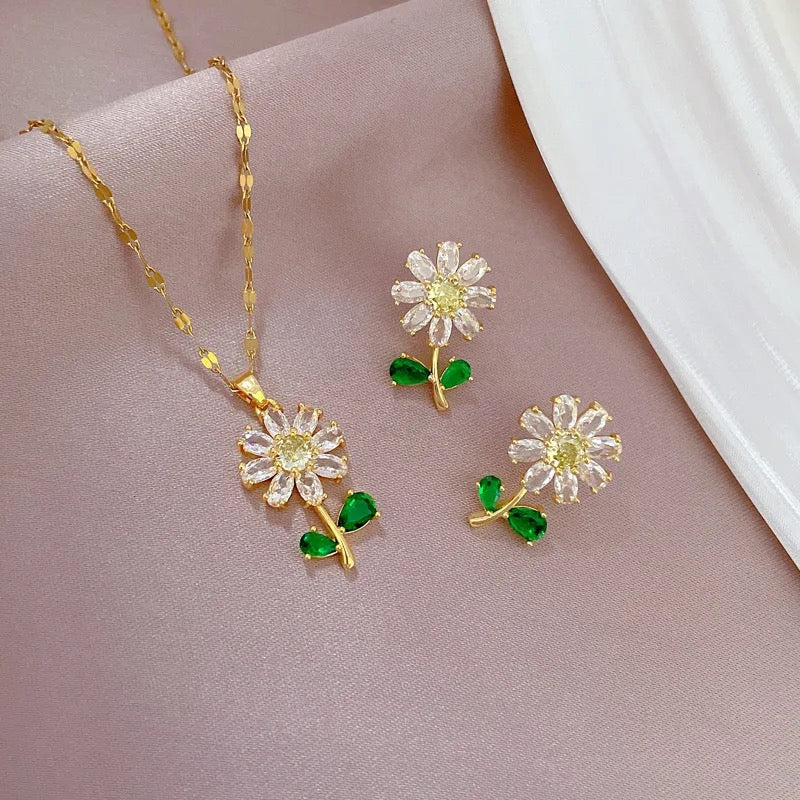 COLLAR FLOR FEMENINA MINIMALISTA ELEGANTE