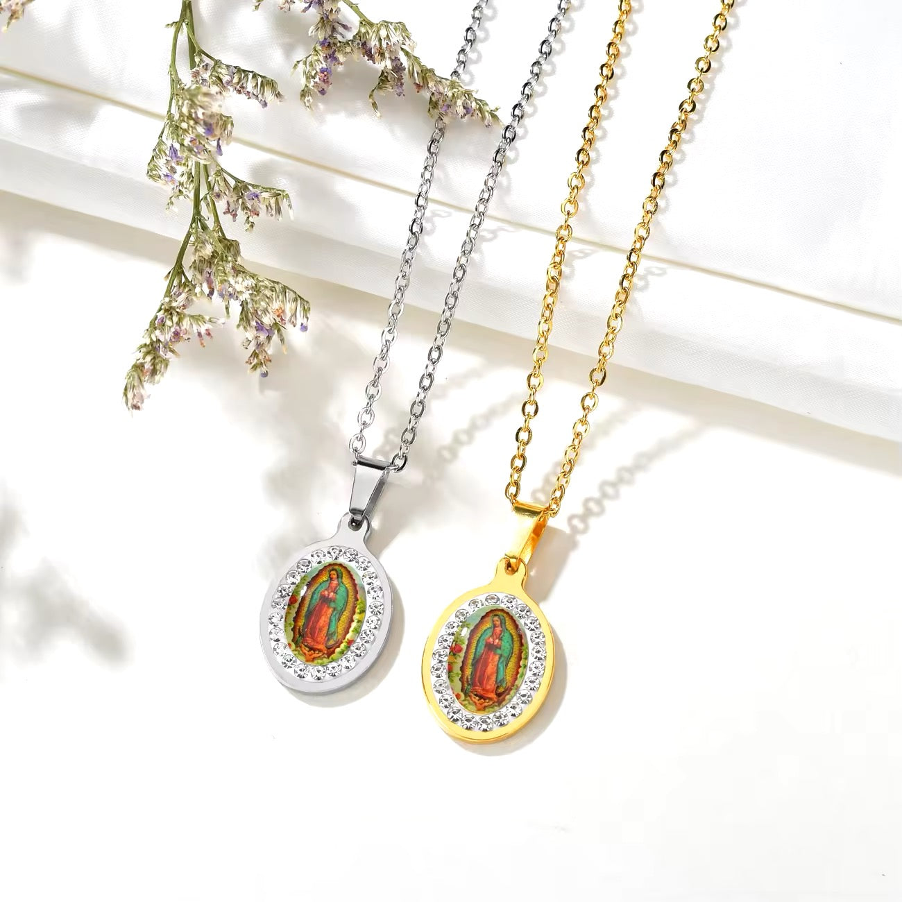 COLLAR VIRGEN MARÍA RELIGIOSO UNISEX