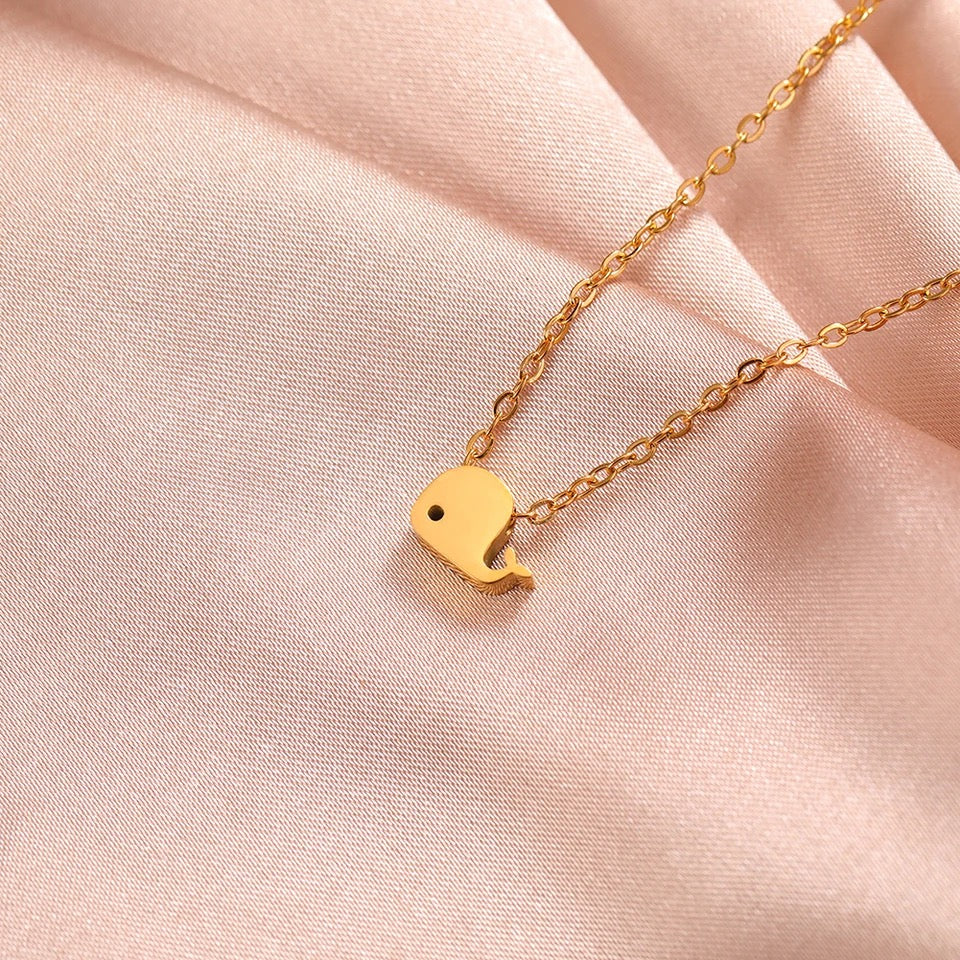 COLLAR DIJE BALLENA MINIMALISTA