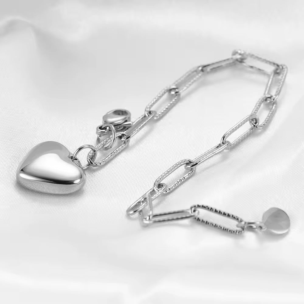 BRAZALETE MINIMALISTA DIJE CORAZÓN SOLIDO PERSONALIZABLE