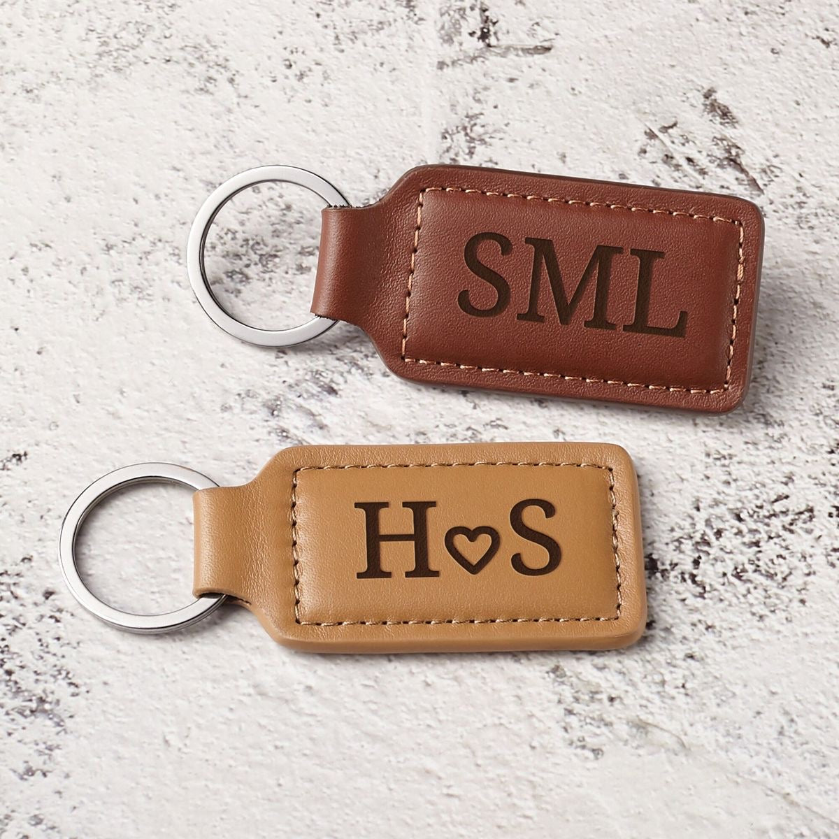 LLAVEROS EN LEATHER PERSONALIZADOS