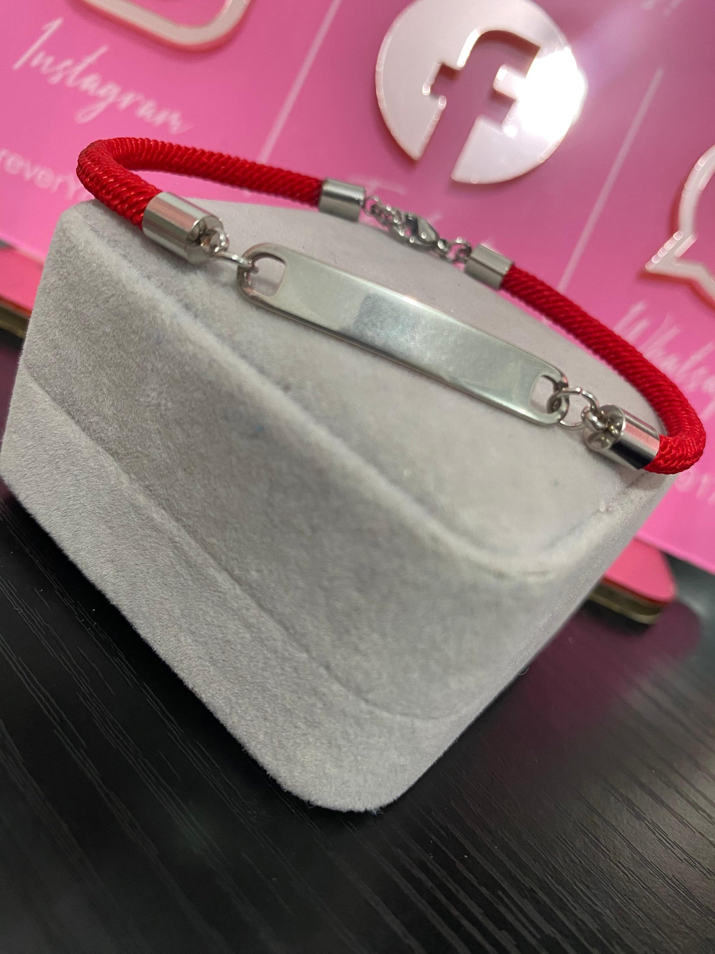 BRAZALETE CORDÓN LEATHER ROJO PERSONALIZADO