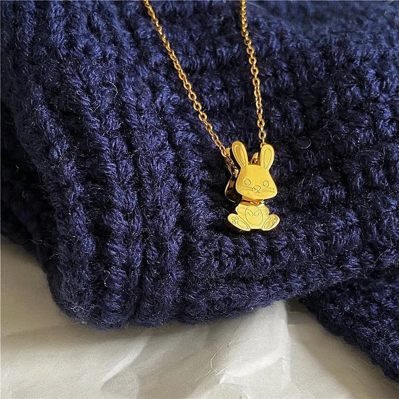 COLLAR CONEJO DE LA SUERTE MÓVIL ELEGANTE MINIMALISTA