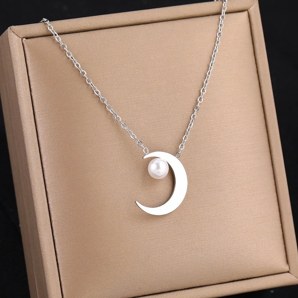 COLLAR PERLA LUNAR DELICADO