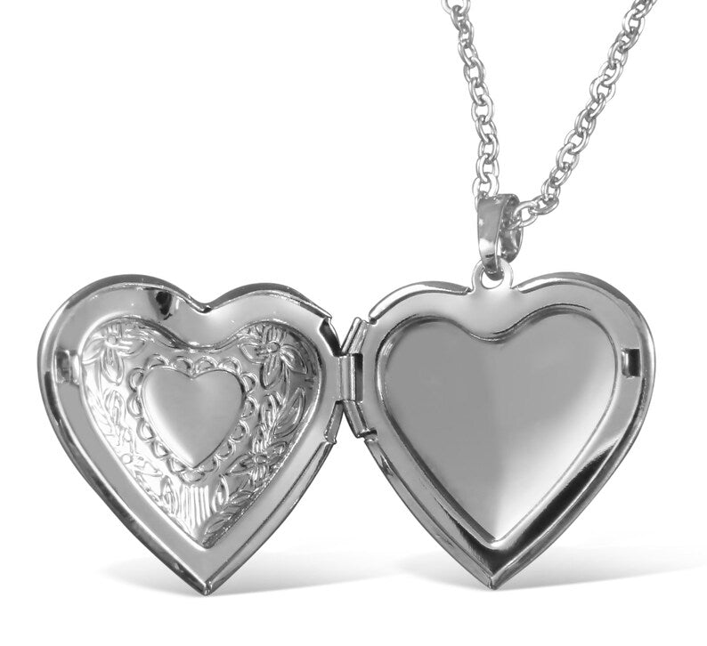 COLLAR CORAZÓN GRANDE CON DISEÑO MARCO DE FOTOS