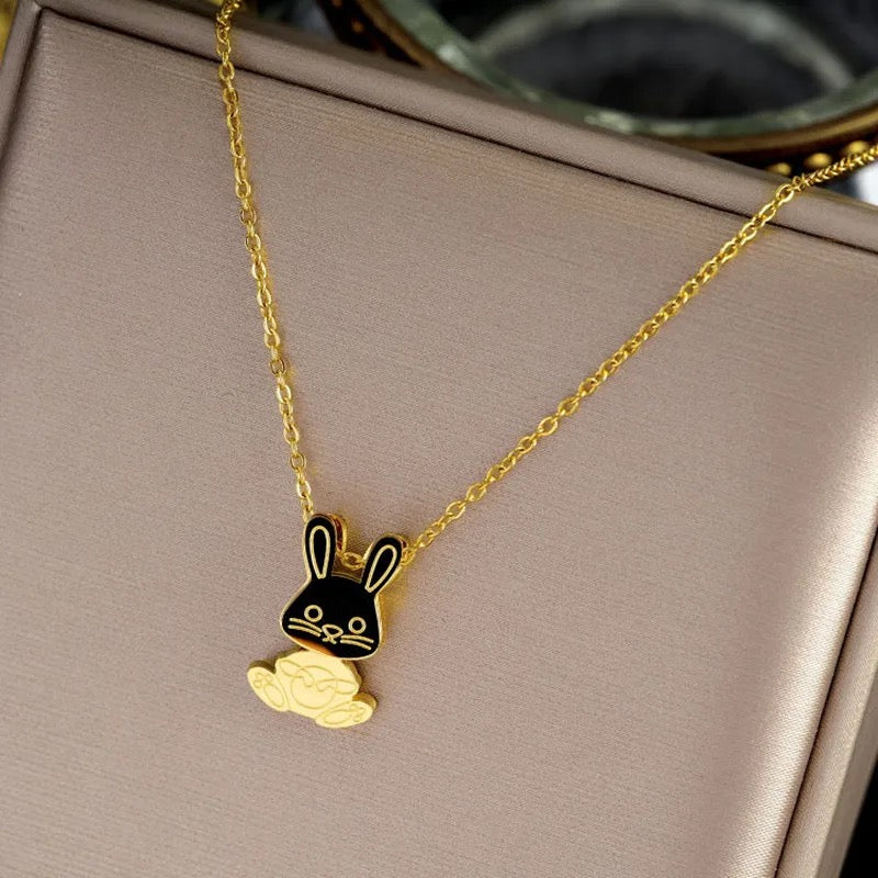 COLLAR CONEJO DE LA SUERTE MÓVIL ELEGANTE MINIMALISTA