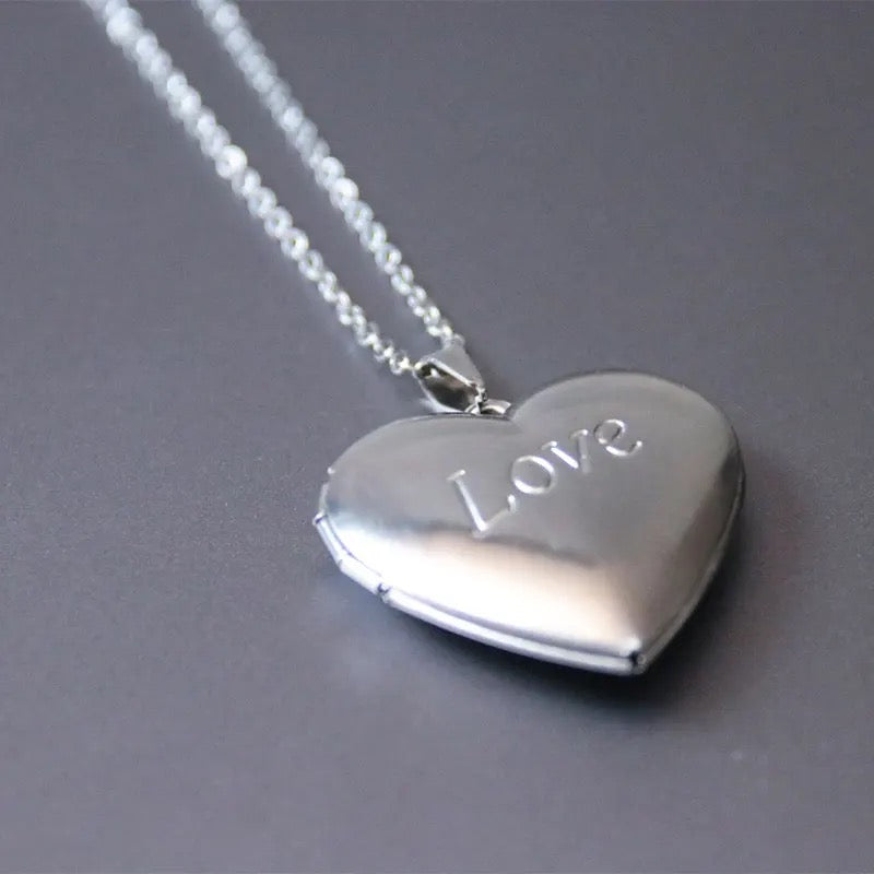 COLLAR CORAZÓN GRANDE CON DISEÑO MARCO DE FOTOS