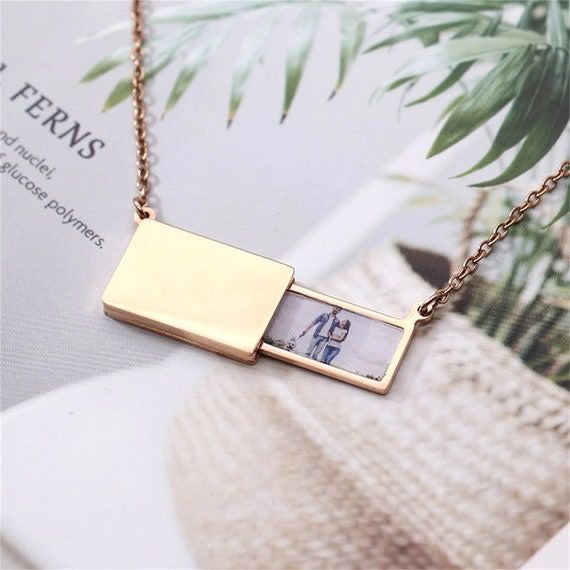 COLLAR FOTOGRAFÍA OCULTA + MENSAJE PERSONALIZADO CARTA MINIMALISTA PERSONALIZABLE