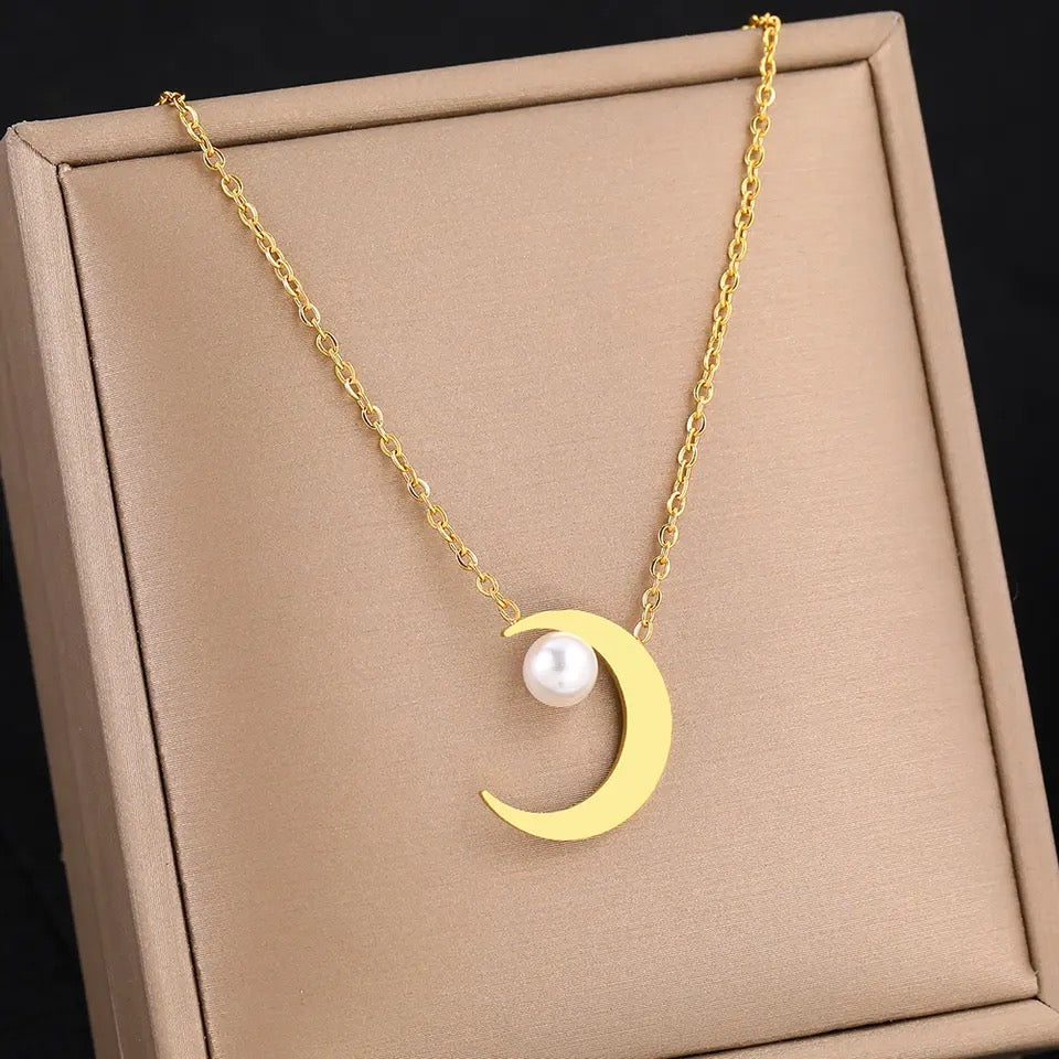 COLLAR PERLA LUNAR DELICADO