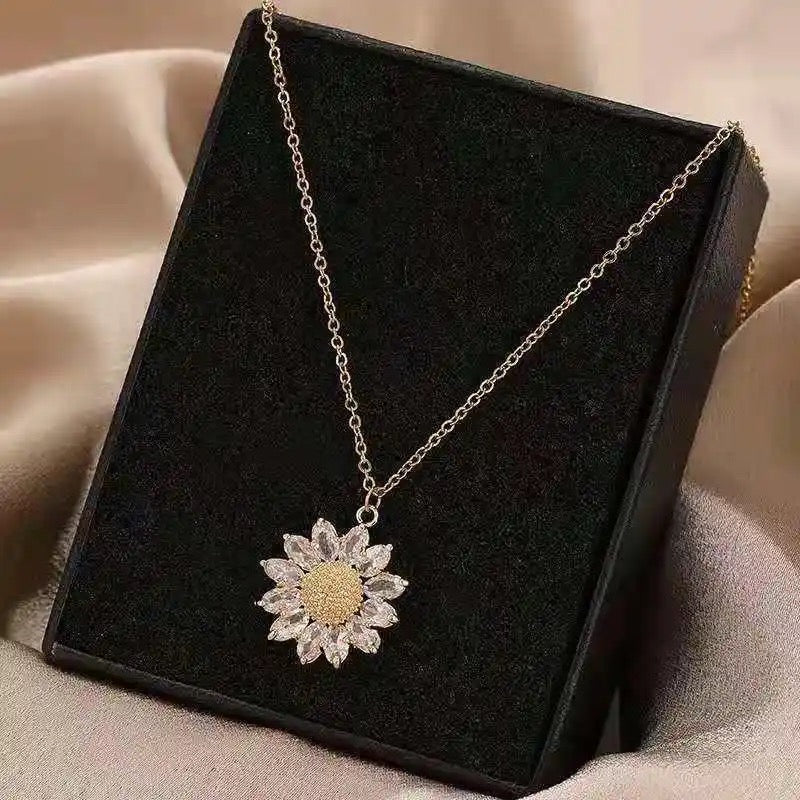 COLLAR FLOR GIRASOL CRISTALES MINIMALISTA ELEGANTE