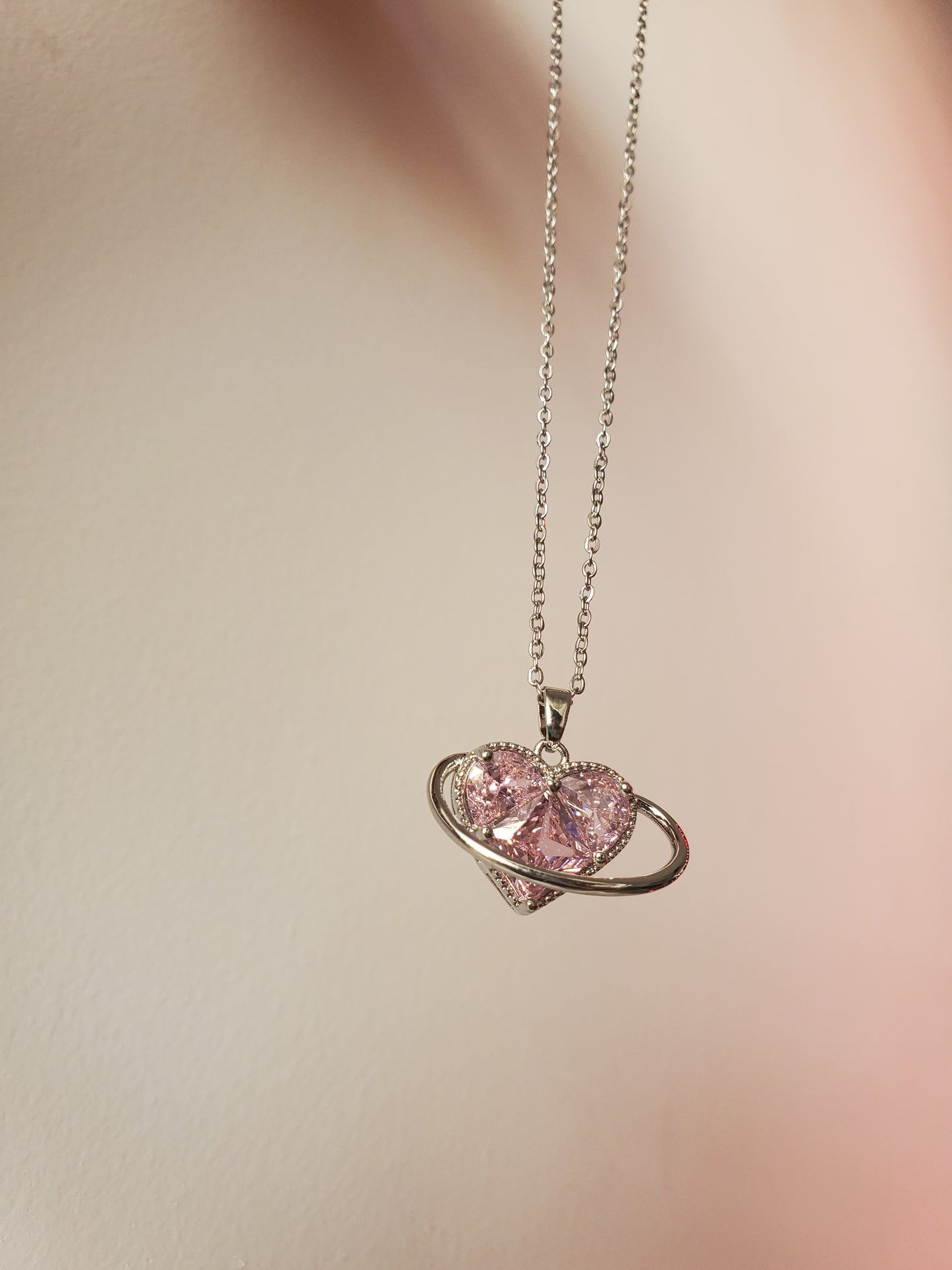 COLLAR CORAZON SATURNO ELEGANTE CRISTAL  DE CIRCONIA