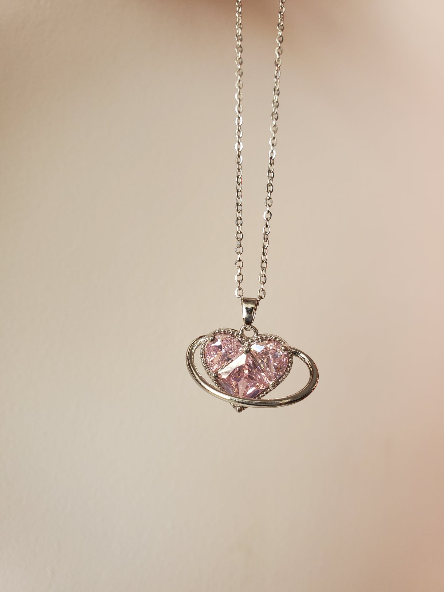 COLLAR CORAZON SATURNO ELEGANTE CRISTAL  DE CIRCONIA