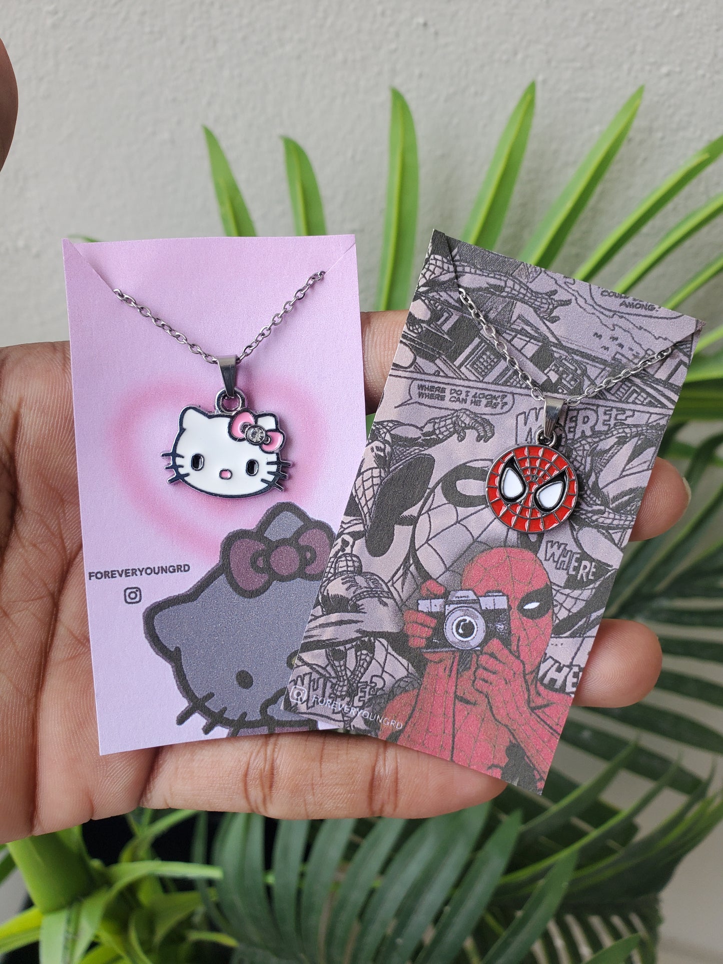 COLLAR SPIDERMAN EL HOMBRE ARAÑA UNISEX MINIMALISTA