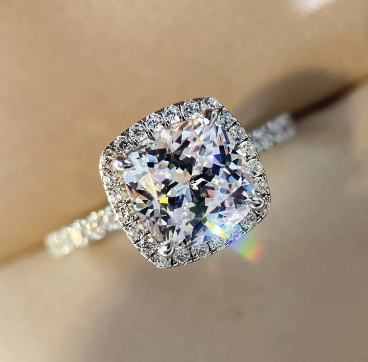 ANILLO CUADRADO DE CRISTAL